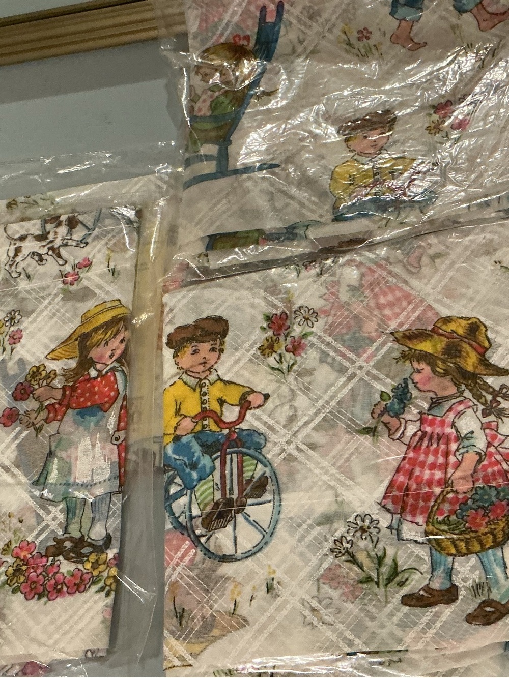 New in Package Old Stock Vintage Happy Windows 2 Sets